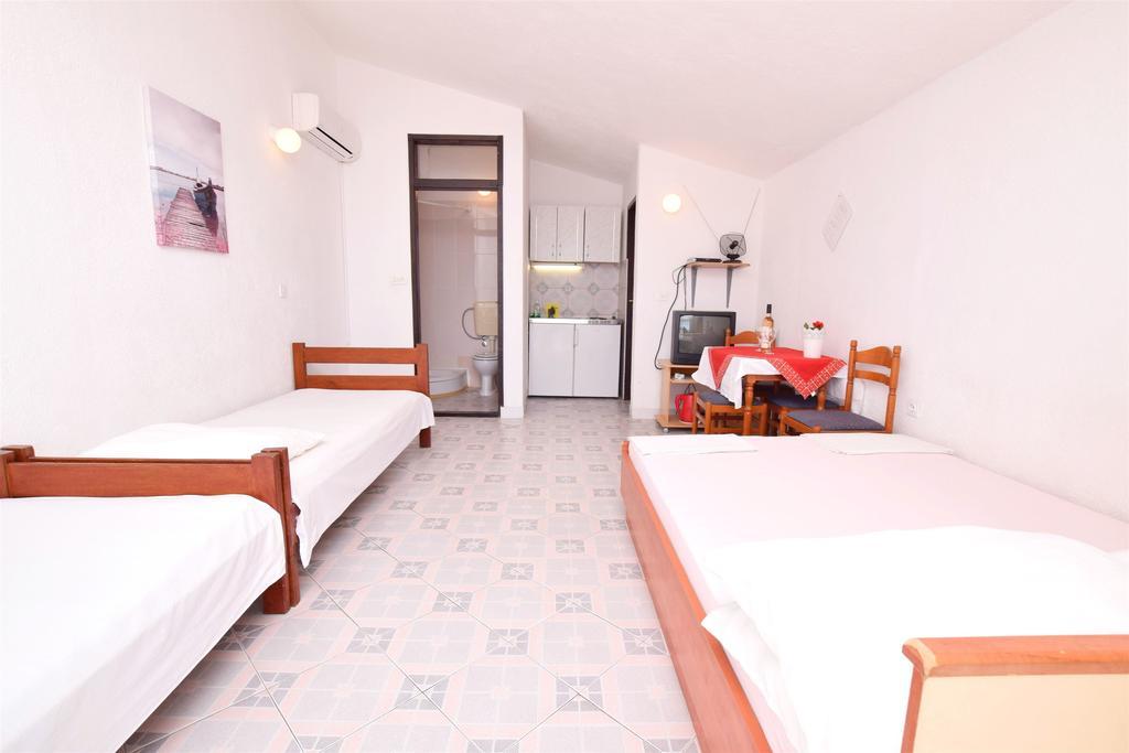 Apartments Dubravka Pisak Εξωτερικό φωτογραφία